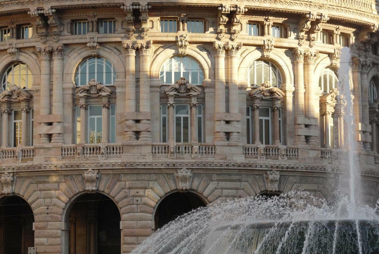 Dietro Il Teatro Modena Γένοβα Εξωτερικό φωτογραφία
